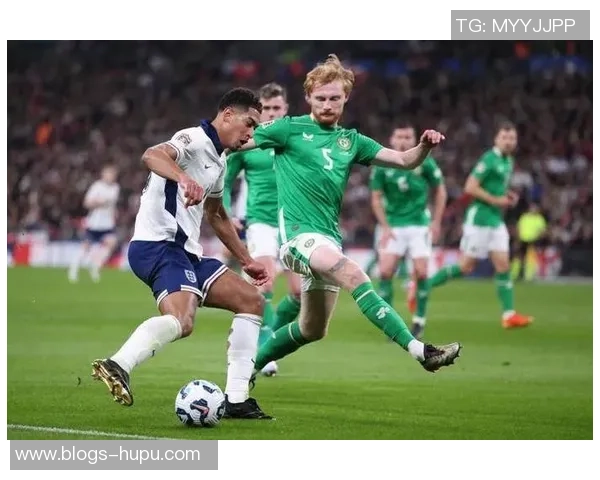 墨尔本骑士与诺夫克特的精彩对决揭示了足球战术的博弈与激情